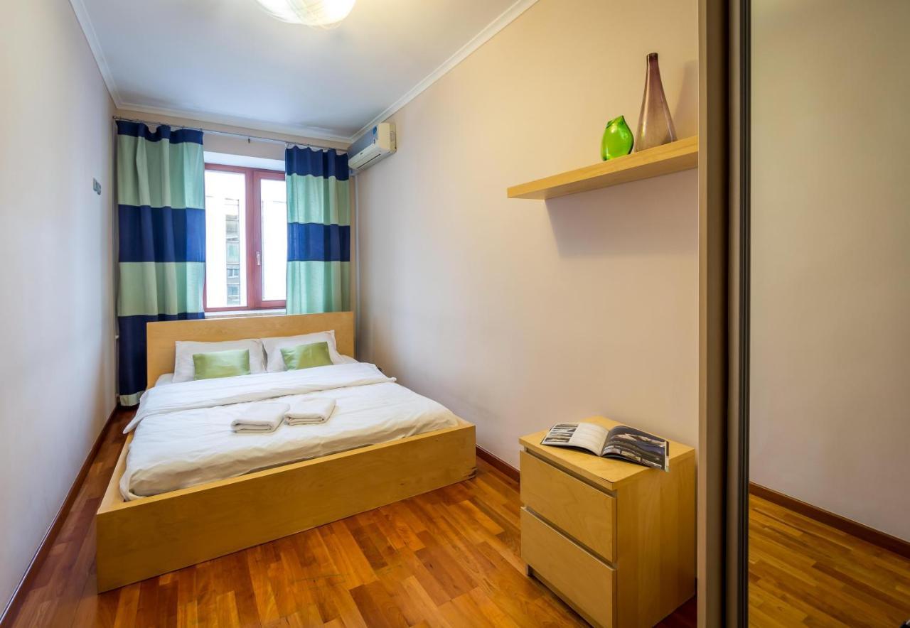 Apartment On Triokhsviatytelska Kiew Exterior foto